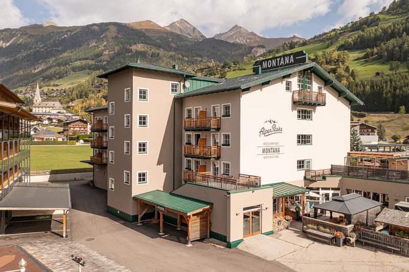AlpenParks Hotel & Apartment Montana Matrei