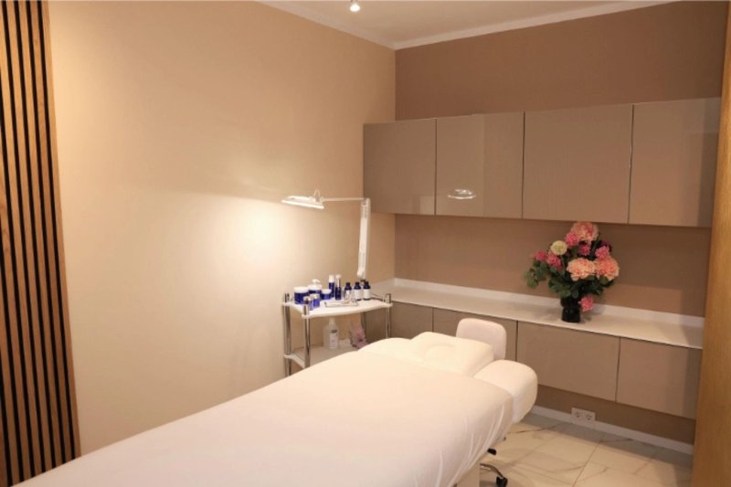 Dr. Olga Tayel (Omnia Beauty)