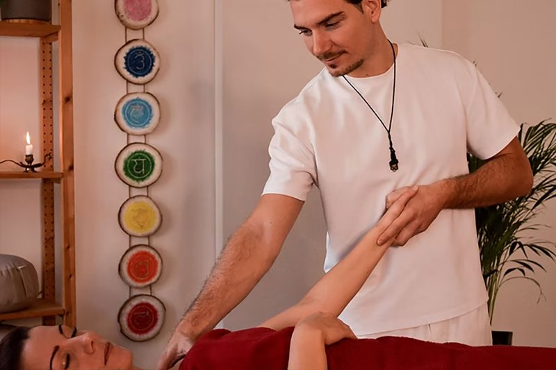 Der rote Faden – Massage & Energetik